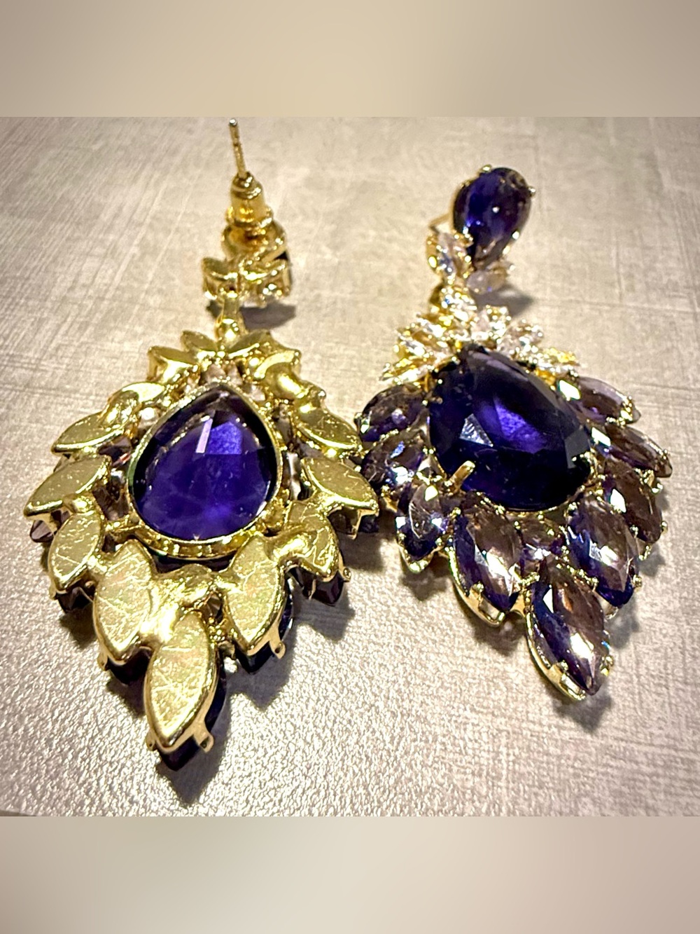 Gold-Tone Purple Teardrop Statement Earrings 💜💜💜💜